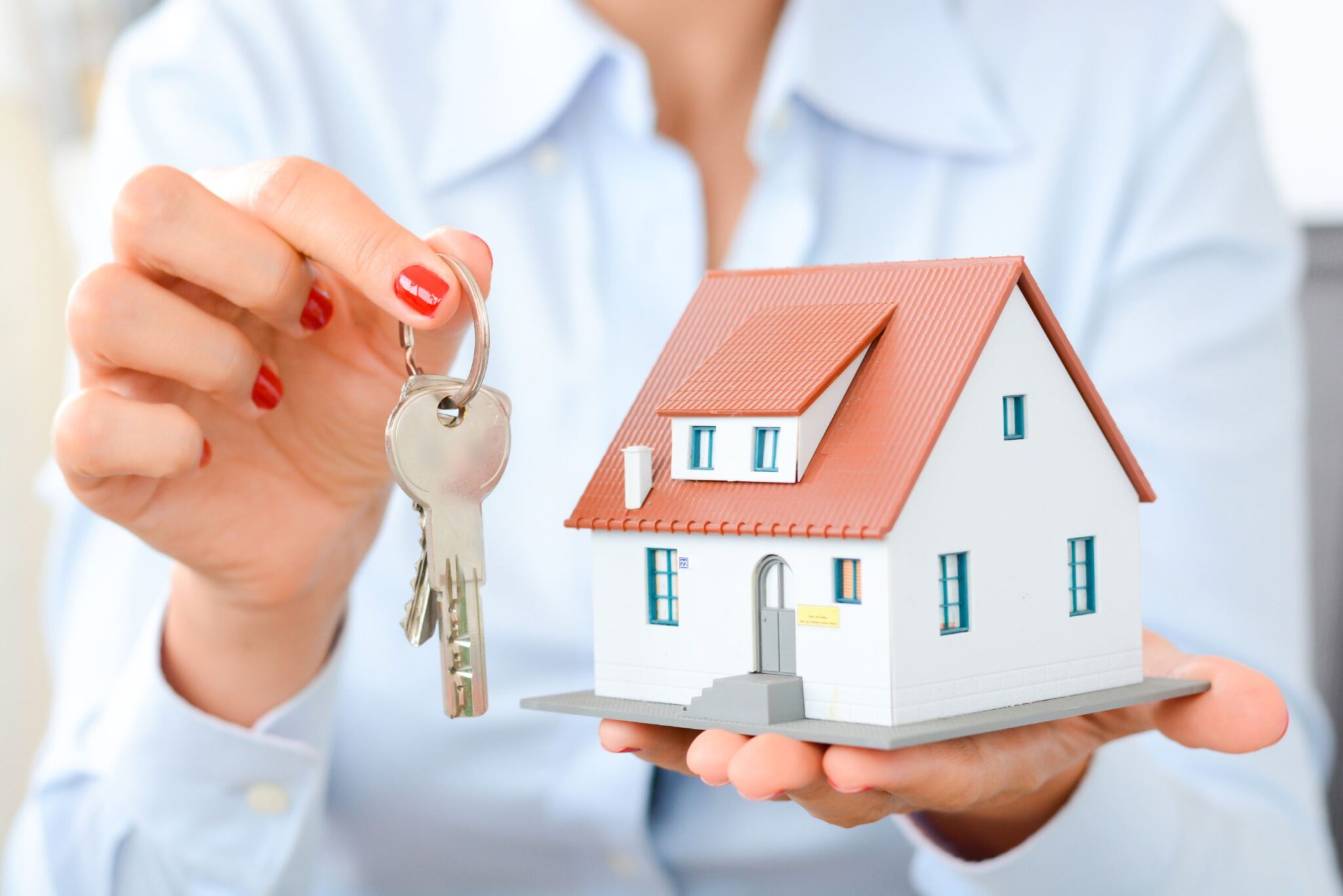 Read more about the article Avoid Costly Errors: How a Real Estate Broker Protects You