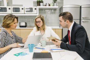 Read more about the article How to Choose the Right Brokerage in Mississauga